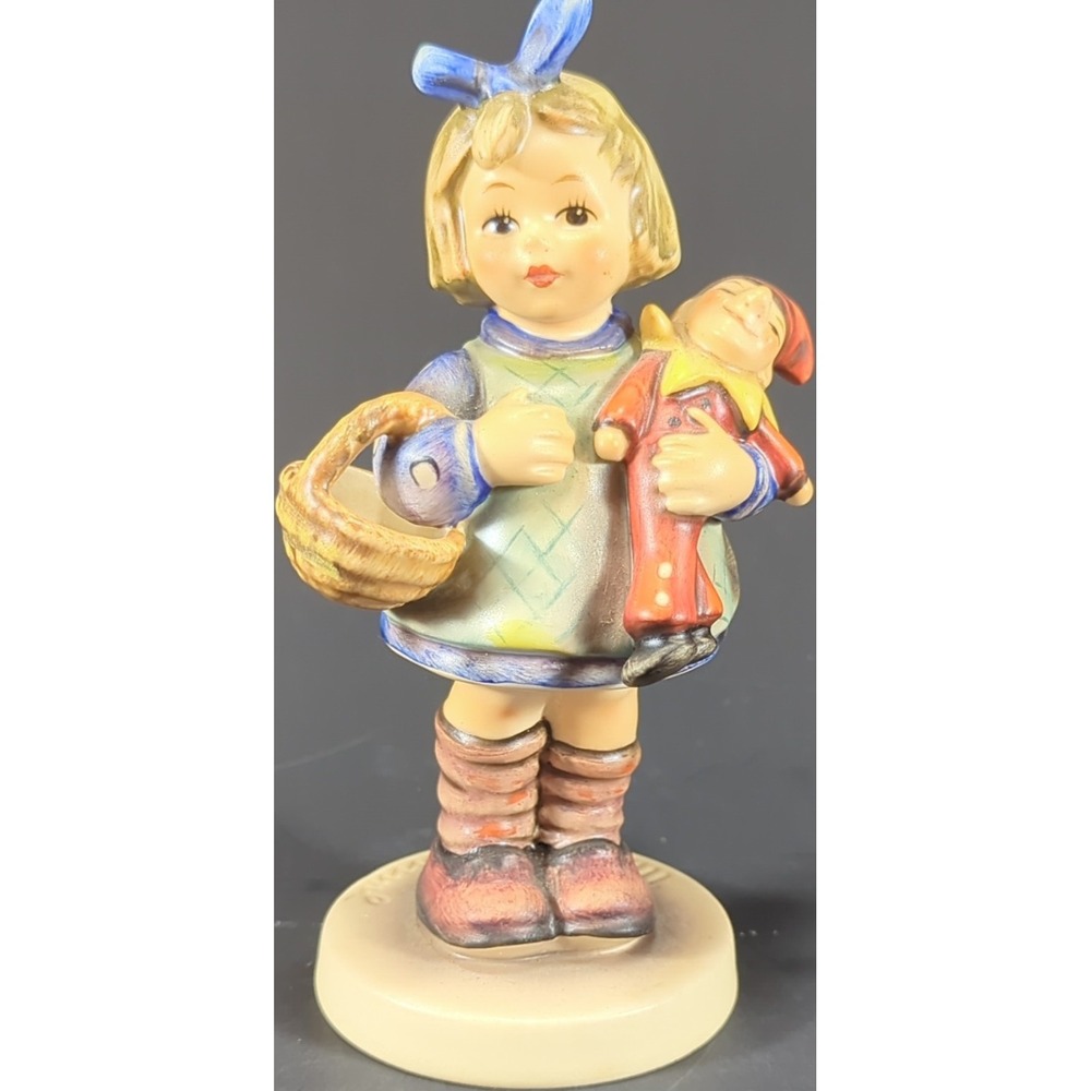 Vintage Goebel Hummel Exclusive Special Edition No. 7 Figurine 1981 W. Germany